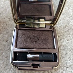 Guerlain Ombré Eclat Single Eyeshadow in ‘L’Instant D’un Soupir” gently used